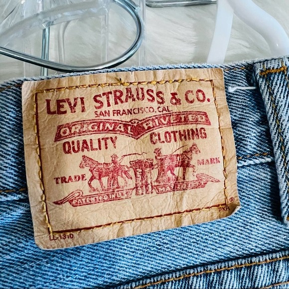 Levi’s 550 Relaxed Tapered High Waisted Mom Jeans - Picture 3 of 4